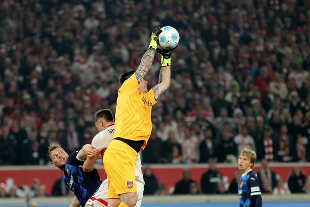 25.04.2025, xmohx, Fussball 1.Bundesliga, VfB Stuttgart - 1.FC Heidenheim v.l. Kevin Mueller (1.FC Heidenheim) (DFL DFB REGULATIONS PROHIBIT ANY USE OF PHOTOGRAPHS as IMAGE SEQUENCES and or QUASI-VIDEO) Stuttgart