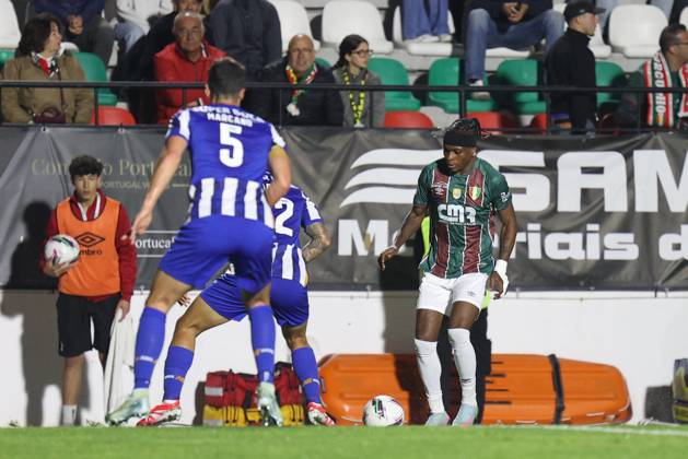 CF Estrela Amadora SAD v FC Porto - Liga Portugal BetClic Chico Banza durante partida entre CF Estrela Amadora SAD v FC Porto valida pela Liga Portugal BetClic no Estadio Jose Gomes, Lisboa, Portugal (Foto de Diogo Faria Reis Avant Sports) Lisbon Estadio Jose Gomes Portugal Copyright: xDiogoxFariaxReis AvantxSportsx