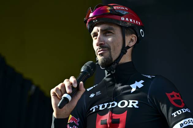 French Julian Alaphilippe of Tudor Pro Cycling Team pictured at the start of the men elite race of the Liege-Bastogne-Liege one day cycling event, 252km from Liege, over Bastogne to Liege, Sunday 27 April 2025. MAARTENxSTRAETEMANS x121969435x