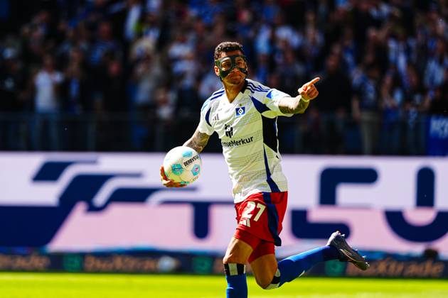 Torjubel nach Tor zum 1:1 per Elfmeter Strafstoss Davie Selke (Hamburger SV, 27) GER, Hamburger SV vs. Karlsruher SC, Fussball, 2. Bundesliga, Spieltag 31, Saison 2024 2025, 27.04.2025 DFL REGULATIONS PROHIBIT ANY USE OF PHOTOGRAPHS AS IMAGE SEQUENCES AND OR QUASI-VIDEO GER, Hamburger SV vs. Karlsruher SC, Fussball, 2. Bundesliga, Spieltag 31, Saison 2024 2025, 27.04.2025 Hamburg Copyright: xEibner-Pressefoto MarcelxvonxFehrnx EP_MFN