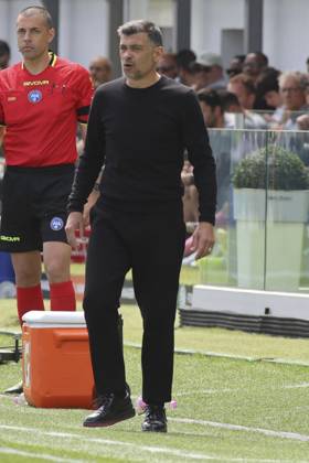 CALCIO - Serie A - Venezia FC vs AC Milan Sergio Conceicao Head Coach of AC Milan gestures during Venezia FC vs AC Milan, 34° Serie A Enilive 2024-25 game at Pier Luigi Penzo stadium in Venezia (VE), Italy, on April 27, 2025. Venice Italy Copyright: xIPAxSport ABACAx