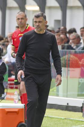 CALCIO - Serie A - Venezia FC vs AC Milan Sergio Conceicao Head Coach of AC Milan during Venezia FC vs AC Milan, 34° Serie A Enilive 2024-25 game at Pier Luigi Penzo stadium in Venezia (VE), Italy, on April 27, 2025. Venice Italy Copyright: xIPAxSport ABACAx