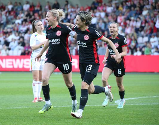 27.04.2025, xgrfx, Fussball Google Pixel Frauen-Bundesliga, 1.FC Köln - Eintracht Frankfurt v.l. Tor, Laura Freigang (Eintracht Frankfurt) (DFL DFB REGULATIONS PROHIBIT ANY USE OF PHOTOGRAPHS as IMAGE SEQUENCES and or QUASI-VIDEO) Köln