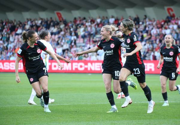 27.04.2025, xgrfx, Fussball Google Pixel Frauen-Bundesliga, 1.FC Köln - Eintracht Frankfurt v.l. Tor, Laura Freigang (Eintracht Frankfurt) (DFL DFB REGULATIONS PROHIBIT ANY USE OF PHOTOGRAPHS as IMAGE SEQUENCES and or QUASI-VIDEO) Köln