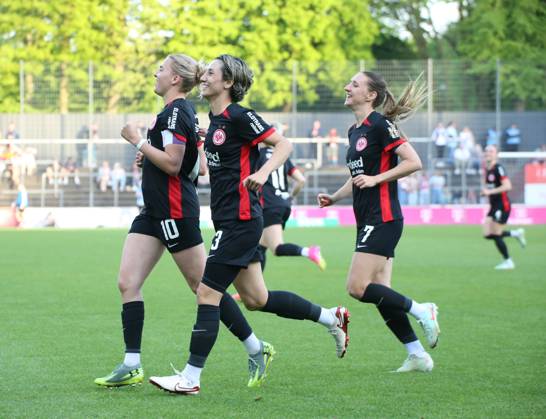 27.04.2025, xgrfx, Fussball Google Pixel Frauen-Bundesliga, 1.FC Köln - Eintracht Frankfurt v.l. Tor, Laura Freigang (Eintracht Frankfurt) (DFL DFB REGULATIONS PROHIBIT ANY USE OF PHOTOGRAPHS as IMAGE SEQUENCES and or QUASI-VIDEO) Köln