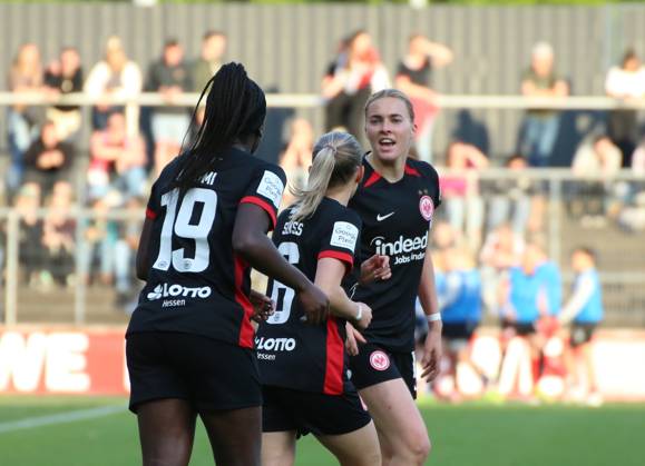 27.04.2025, xgrfx, Fussball Google Pixel Frauen-Bundesliga, 1.FC Köln - Eintracht Frankfurt v.l. Tor, Laura Freigang (Eintracht Frankfurt) (DFL DFB REGULATIONS PROHIBIT ANY USE OF PHOTOGRAPHS as IMAGE SEQUENCES and or QUASI-VIDEO) Köln