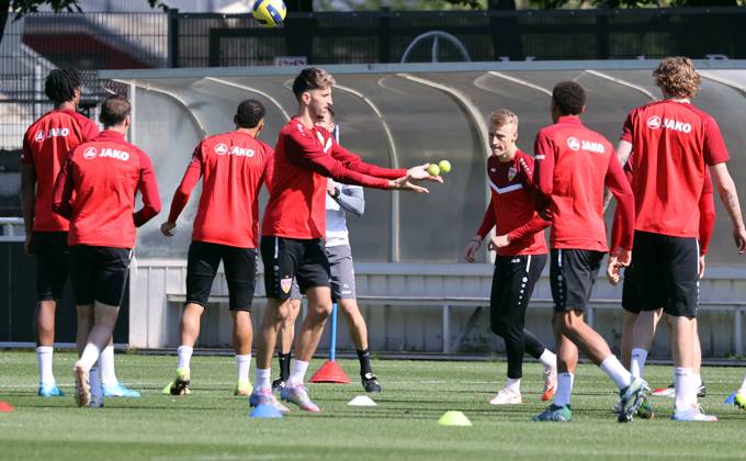 29.04.25 VfB Stuttgart Training Deutschland, Stuttgart, 29.04.2025, Fussball, Bundesliga, VfB Stuttgart Training: Atakan Karazor.