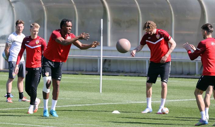 29.04.25 VfB Stuttgart Training Deutschland, Stuttgart, 29.04.2025, Fussball, Bundesliga, VfB Stuttgart Training: Dan-Axel Zagadou.