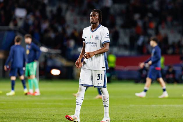 Yann Bisseck seen during UEFA Champions League game between teams of FC Barcelona, Barca and Internazionale Milano (Maciej Rogowski) Barcelona Estadi Olimpic Lluis Companys Spain Copyright: xMaciejxRogowskix fcbinter2425-461