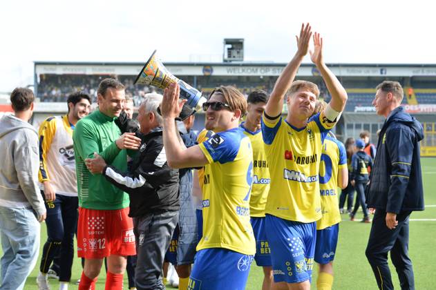 STVV s players celebrate after winning a soccer match between Sint-Truidense VV and K. Beerschot V.A., Sunday 04 May 2025 in Sint-Truiden, on day 5 (out of 6) of the Relegation Play-offs of the 2024-2025 Jupiler Pro League first division of the Belgian championship. JILLxDELSAUX x122660823x