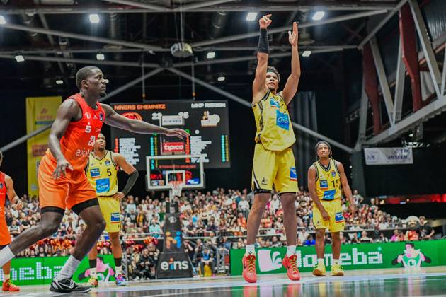 easyCredit Basketball Bundesliga, BBL, Saison 2024 2025, Herren. 01.05.2025, Niners Chemnitz - MHP RIESEN Ludwigsburg. Brandon Tischler (MHP RIESEN Ludwigsburg, No24) Copyright. Kai Schmidt. Chemnitz Messe Chemnitz Sachsen Deutschland