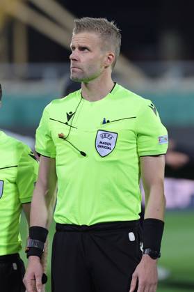 ACF Fiorentina v Real Betis Balompie - UEFA Conference League 2024 25 Semi Final Second Leg Referee Glenn Nyberg during the second leg of the UEFA Conference League semi-final between ACF Fiorentina and Real Betis Balompie on May 8 ,2025 at Stadium Artemio Franchi, Florence , Italy florence ITALIA Copyright: xAndreaxMartinix originalFilename:martini-acffiore250508_np0rY