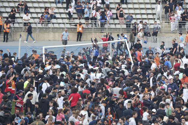 Bilder des Jahres 2025, Sport 05 Mai Sport Themen der Woche KW19 Sport Bilder des Tages FOOTBALL : Paris FC Vs AC Ajaccio - Ligue 2 BKT - 10 05 2025 Joie Paris FC - Envahissement de terrain a Charlety pour la montee du PFC en Ligue 1 ParisFrance  Copyright: xMichtofx