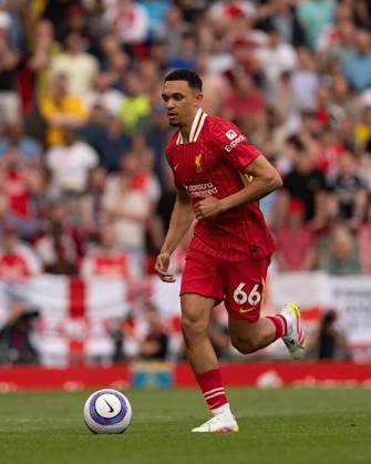 Liverpool FC v Arsenal FC - Premier League Trent Alexander-Arnold plays during the Premier League match between Liverpool and Arsenal at Anfield in Liverpool, England, on May 11, 2025. Liverpool Merseyside United Kingdom Copyright: xMIxNewsx originalFilename:fletcher-liverpoo250511_npt4i