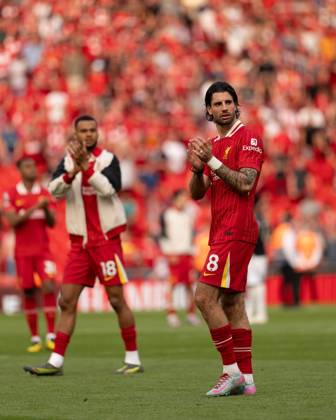 Liverpool FC v Arsenal FC - Premier League Dominik Szoboszlai applauds the fans after the Premier League match between Liverpool and Arsenal at Anfield in Liverpool, England, on May 11, 2025. Liverpool Merseyside United Kingdom Copyright: xMIxNewsx originalFilename:fletcher-liverpoo250511_npFlx
