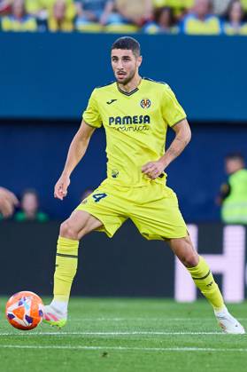LaLiga EA Sports, Villarreal v Leganes VILLARREAL, SPAIN - MAY 14: Santi Comesana Central Midfield of Villarreal CF runs with the ball during the LaLiga EA Sports match between Villarreal FC and Leganes at Estadio de la Ceramica on May 14, 2025 in Villarreal, Spain. (Photo by Jose Torres Photo Players Images Magara Press) Villarreal Estadio de la Ceramica Spain Copyright: xJosexTorresx