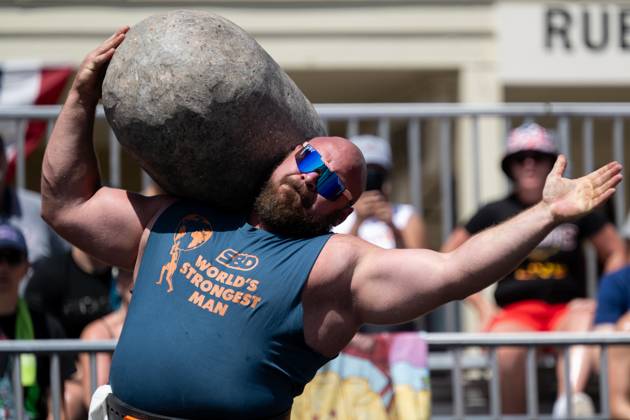 Bilder des Jahres 2025, Sport 05 Mai Sport Themen der Woche KW20 May 16, 2025, Sacramento, Ca, USA: Tristain Hoath of Canada competes In the natural stone medley during the Strongest Man Contest on Friday, May 16, 2025, in Sacramento. Sacramento USA - ZUMAj89_ 20250516_zaf_j89_006 Copyright: xPaulxKitagakixJr.x