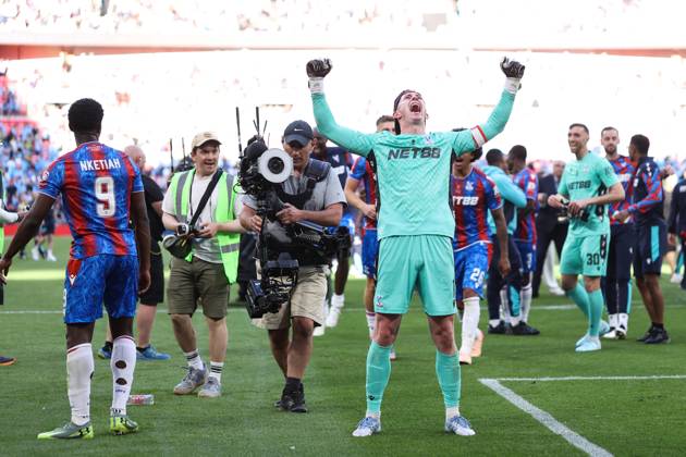 Crystal Palace v Manchester City 17 May 2025, London - FA Cup Final - Crystal Palace v Manchester City - Crystal Palace goalkeeper Dean Henderson celebrates victory - Photo: Jacques Feeney Offside. London UK Copyright: xJacquesxFeeneyx xOffsidexOffside