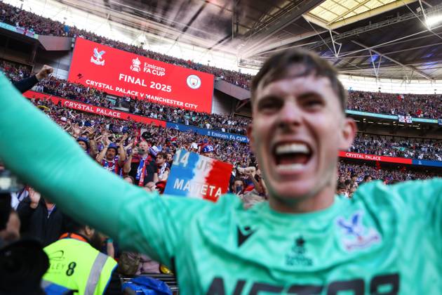 Crystal Palace v Manchester City 17 May 2025, London - FA Cup Final - Crystal Palace v Manchester City - Crystal Palace goalkeeper Dean Henderson celebrates victory - Photo: Jacques Feeney Offside. London UK Copyright: xJacquesxFeeneyx xOffsidexOffside