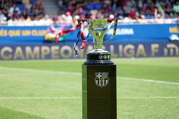 FC Barcelona, Barca Femeni v Athletic Club Femenino - Liga F The Liga F Trophy is at the end of the match between FC Barcelona Femeni and Athletic Club Femenino, corresponding to week 30 of the Liga F, played at the Johan Cruyff Stadium in Barcelona, Spain, on May 18, 2025. Barcelona Barcelona Spain Copyright: xUrbanandsportx originalFilename:urbanandsport-fcbarcel250518_npqKT