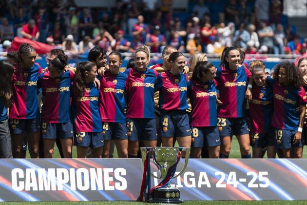 FC Barcelona, Barca Femeni v Athletic Club Femenino - Liga F FC Barcelona team celebrates the title of league MATCHDAY 30 Liga F match between FC Barcelona and Athletic Club last game of the season at Estadi Johan Cruyff on May 18, 2025 in Barcelona, Spain Barcelona Spain Copyright: xRubenxDexLaxRosax originalFilename:delarosa-matchday250518_npuMy