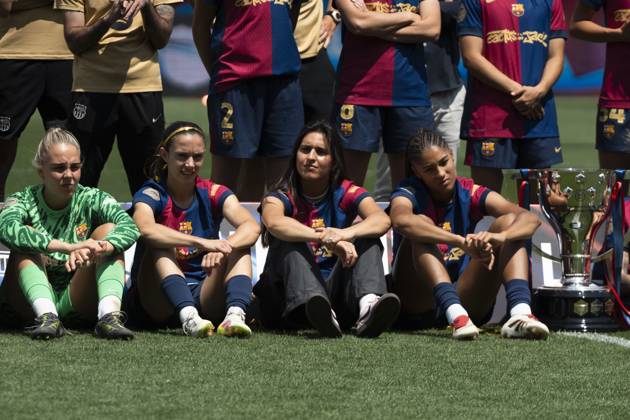 FC Barcelona, Barca Femeni v Athletic Club Femenino - Liga F FC Barcelona team celebrates the title of league MATCHDAY 30 Liga F match between FC Barcelona and Athletic Club last game of the season at Estadi Johan Cruyff on May 18, 2025 in Barcelona, Spain Barcelona Spain Copyright: xRubenxDexLaxRosax originalFilename:delarosa-matchday250518_npwE6