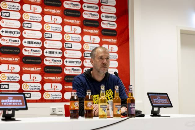 Regionalliga Nordost: FC Rot-Weiß Erfurt vs. 1. FC Lok Leipzig; Erfurt; 18.05.2025 Jochen Seitz (Trainer, 1. FC Lokomotive Leipzig) Regionalliga Nordost: FC Rot-Weiß Erfurt vs. 1. FC Lok Leipzig; Steigerwaldstadion Erfurt; 18.05.2025 Copyright: xBEAUTIFULxSPORTS Duehringx