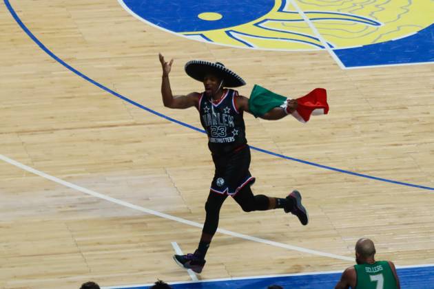 May 18, 2025, Mexico City, Ciudad de Mexico, Mexico: Thunder Law 23 of the Harlem Globetrotters performs on the court during the Harlem Globetrotters World Tour 2025 at Mo xico city arena. on May 18, 2025 in Mexico City, Mexico. Mexico City Mexico - ZUMAe321 20250518_zsa_e321_012 Copyright: xCarlosxSantiagox