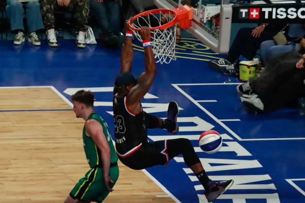 May 18, 2025, Mexico City, Ciudad de Mexico, Mexico: Thunder Law 23 of the Harlem Globetrotters dunks the ball during the Harlem Globetrotters World Tour 2025 at Mo xico city arena. on May 18, 2025 in Mexico City, Mexico. Mexico City Mexico - ZUMAe321 20250518_zsa_e321_016 Copyright: xCarlosxSantiagox