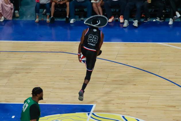 May 18, 2025, Mexico City, Ciudad de Mexico, Mexico: Thunder Law 23 of the Harlem Globetrotters performs on the court during the Harlem Globetrotters World Tour 2025 at Mo xico city arena. on May 18, 2025 in Mexico City, Mexico. Mexico City Mexico - ZUMAe321 20250518_zsa_e321_023 Copyright: xCarlosxSantiagox