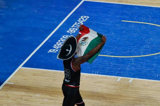 May 18, 2025, Mexico City, Ciudad de Mexico, Mexico: Thunder Law 23 of the Harlem Globetrotters performs on the court during the Harlem Globetrotters World Tour 2025 at Mo xico city arena. on May 18, 2025 in Mexico City, Mexico. Mexico City Mexico - ZUMAe321 20250518_zsa_e321_028 Copyright: xCarlosxSantiagox