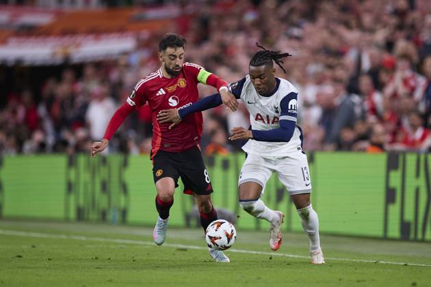 Tottenham Hotspur v Manchester United, ManU - UEFA Europa League Final 2025 Bruno Fernandes of Manchester United competes for the ball with Destiny Udogie of Tottenham Hotspur FC during the UEFA Europa League 2024 25 Final match between Tottenham Hotspur and Manchester United at San Mames on May 17, 2025, in Bilbao, Spain. Bilbao San Mames Basque Country Spain RL_TOTvMUTD_ELF_000042 Copyright: xRicardoxLarreinax