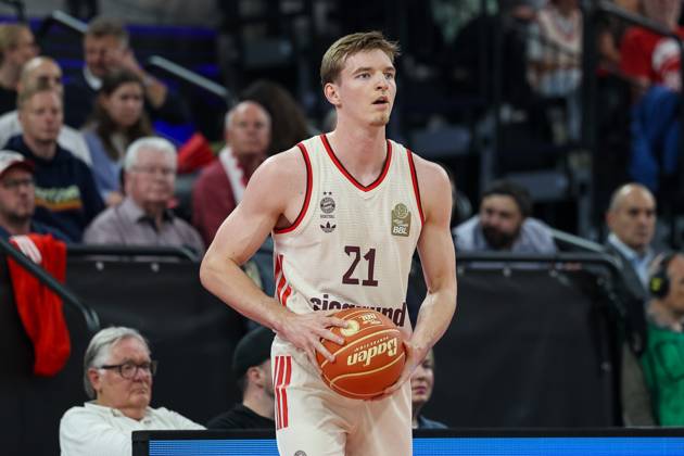 Justuz Hollatz (FC Bayern Basketball, 21) mit Ball, GER, FC Bayern Basketball vs. SYNTAINICS MBC, Basketball, easycredit Basketball Bundesliga, BBL, Playoffs, Viertelfinale, Saison 2024 2025, 24.05.2025, GER, FC Bayern Basketball vs. SYNTAINICS MBC, Basketball, easycredit Basketball Bundesliga, BBL, Playoffs, Viertelfinale, Saison 2024 2025, 24.05.2025 Muenchen Copyright: xEibner-Pressefoto JennixMaulx EP_JML