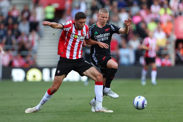 Football - 2024 2025 Premier League - Southampton vs Arsenal - St Mary™s Stadium - Sunday 25th May 2025 Ross Stewart of Southampton and Oleksandr Zinchenko of Arsenal in action during the Premier League match at St Mary™s Stadium COLORSPORT Shaun Boggust
