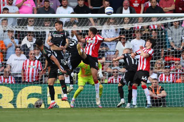 Football - 2024 2025 Premier League - Southampton vs Arsenal - St Mary™s Stadium - Sunday 25th May 2025 Ross Stewart of Southampton heads in Southamptons equaliser during the Premier League match at St Mary™s Stadium COLORSPORT Shaun Boggust
