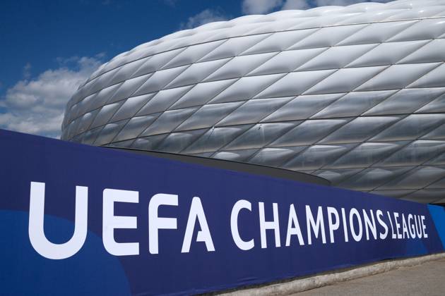 24.05.2025, Champions League Munich Arena, Muenchen, Fussball, im Bild: Allianz Arena ohne Allianz Logo fuer die Champions League Finale vorbereitet