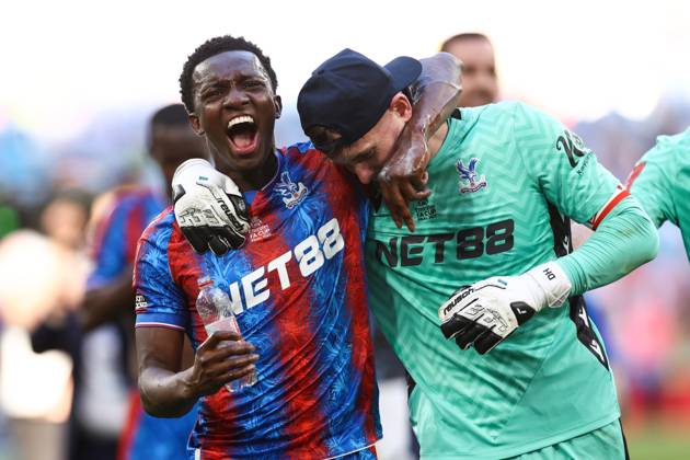 Crystal Palace v Manchester City 17 May 2025, London - FA Cup Final - Crystal Palace v Manchester City - Eddie Nketiah of Crystal Palace celebrates victory with Crystal Palace goalkeeper Dean Henderson - Photo: Jacques Feeney Offside. London UK Copyright: xJacquesxFeeneyx xOffsidexOffside