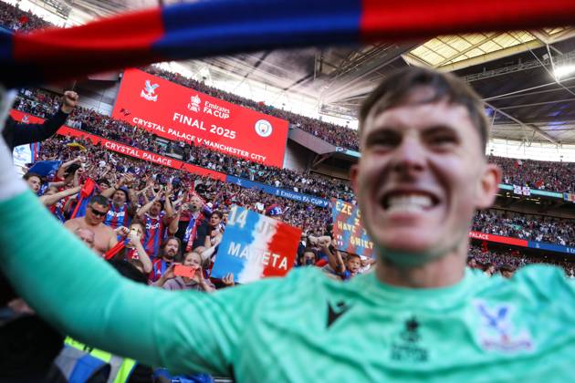 Crystal Palace v Manchester City 17 May 2025, London - FA Cup Final - Crystal Palace v Manchester City - Crystal Palace goalkeeper Dean Henderson celebrates victory - Photo: Jacques Feeney Offside. London UK Copyright: xJacquesxFeeneyx xOffsidexOffside