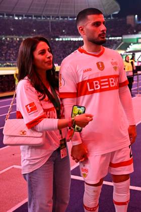 Berlin, Olympiastadion, 24.05.25, GER, Herren, DFB-Pokal, Finale, Saison 2024-2025, DSC Arminia Bielefeld - VfB Stuttgart Bild: Deniz UNDAV (Stuttgart) mit seiner Frau Tanja DFB regulations prohibit any use of photographs as image sequences and or quasi-video. Berlin Deutschland