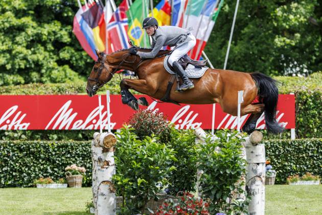 Bilder des Jahres 2025, Sport 05 Mai Sport Bilder des Tages HAMBURG - Al Shira aa 94. Deutsches Spring- und Dressur DERBY 2025, HAMBURG - Al Shira aa 94. Deutsches Spring- und Dressur DERBY 2025 NALLON Ciaran (IRL), Be Wineham Al Shira aa Derby Tour CSI4* - Derby Tour: 1st qualifier for the German Jumping Derby Hamburg, Jenischpark, Derby Park Klein Flottbek 28. May 2025 -
