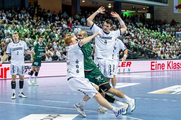 Handball Bundesliga; HSG Wetzlar - TBV Lemgo Lippe, 28.05.25 Vladimir Vranjes (HSG Wetzlar, 14), Frederik Simak (TBV Lemgo Lippe, 8), Nicolai Theilinger (TBV Lemgo Lippe, 3), Jan Brosch (TBV Lemgo Lippe, 5) Handball Bundesliga; HSG Wetzlar - TBV Lemgo Lippe: Wetzlar, 28.05.25 Copyright: xBEAUTIFULxSPORTS Roeczeyx