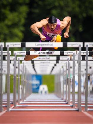 Sport Themen der Woche KW22 Bilder des Jahres 2025, Sport 05 Mai Auffahrtsmeeting; Langenthal, 29.05.2025 Joseph Jason (LC Therwil, 605), 110 m hurdles Auffahrtsmeeting in Langenthal, 29.05.2025 Copyright: xBEAUTIFULxSPORTS UlfxSchillerx