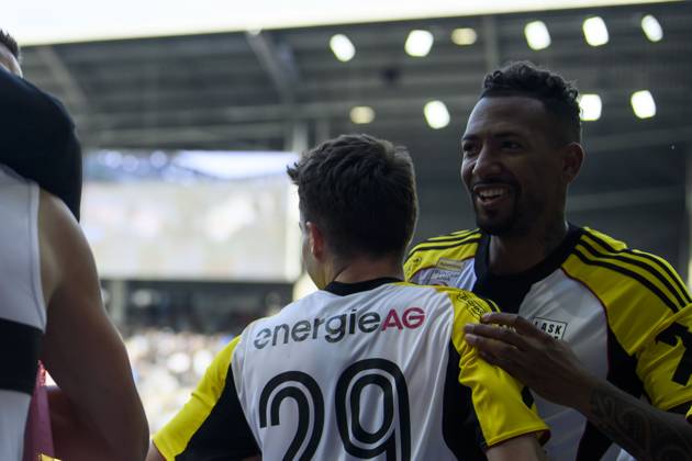 SOCCER - BL, LASK vs Rapid LINZ,AUSTRIA,29.MAY.25 - SOCCER - ADMIRAL Bundesliga, Europacup play off, Linzer ASK vs SK Rapid Wien. Image shows the rejoicing of Jerome Boateng (LASK).  GEPAxpictures xDanielaxMoser