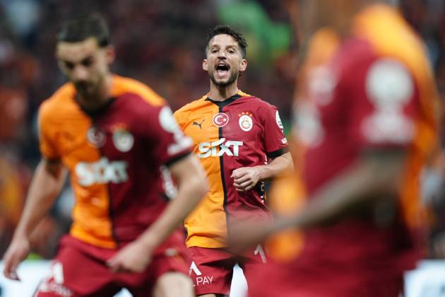 Galatasaray v RAMS Basaksehir - Turkish Super Lig ISTANBUL, TURKIYE - MAY 30: Dries Mertens of Galatasaray gestures during the 38th and final week match of the Turkish Super Lig between Galatasaray and RAMS Basaksehir at RAMS Park in Istanbul, Turkiye on May 30, 2025. Hakan Akgun Anadolu Istanbul Turkey. Editorial use only. Please get in touch for any other usage. Copyright: x2025xAnadoluxHakanxAkgunx