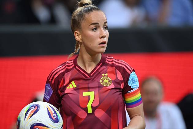 Giulia GWINN (GER) Portraet, Porträt, Portrait, Angeschnittenes Einzelbild, Einzelmotiv, UEFA Womens Nations League, 5. Spieltag, matchday 5, Fussball Laenderspiel der Frauen, Deutschland (GER) - Niederlande (NED) 4-0 am 30.05.2025 in Bremen Deutschland. Â