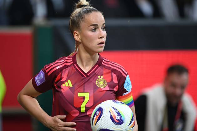 Giulia GWINN (GER) Portraet, Porträt, Portrait, Angeschnittenes Einzelbild, Einzelmotiv, UEFA Womens Nations League, 5. Spieltag, matchday 5, Fussball Laenderspiel der Frauen, Deutschland (GER) - Niederlande (NED) 4-0 am 30.05.2025 in Bremen Deutschland. Â