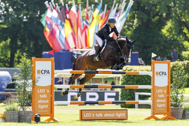 Bilder des Jahres 2025, Sport 05 Mai Sport Bilder des Tages HAMBURG - Al Shira aa 94. Deutsches Spring- und Dressur DERBY 2025, HAMBURG - Al Shira aa 94. Deutsches Spring- und Dressur DERBY 2025 BENGTSSON Rolf-Goeran (SWE), Caillan CSI4* Grand Prix - Int. jumping competition with jump-off (1,50m) Prize of CPA Lichtkonzept GmbH & Co.KG Hamburg, Jenischpark, Derby Park Klein Flottbek 31. May 2025 -