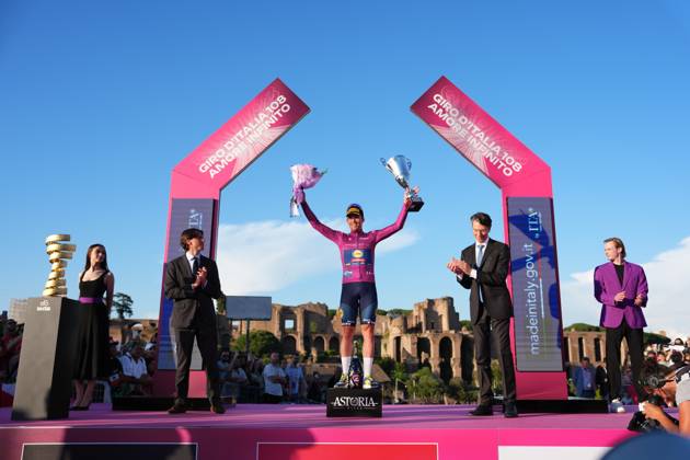 Mads Pedersen of Lidl-Trek cyclamen jersey on the podium during the stage 21 of the Giro d™Italia from Roma to Roma, Italy - Sunday, June 01, 2025. - cycling.  Copyright: xFabioxFerrari LaPressex