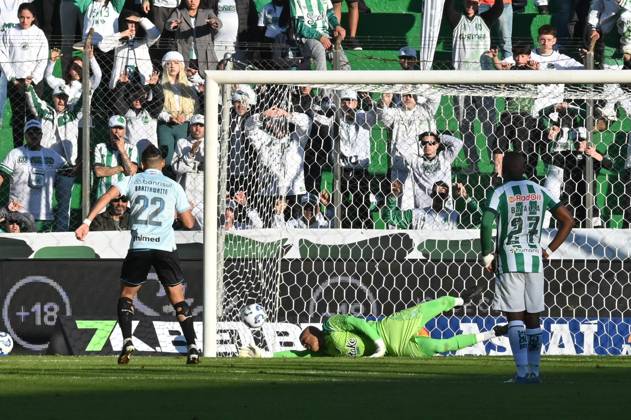 Juventude x Grêmio CAXIAS DO SUL, RS - 01.06.2025: JUVENTUDE X GRêMIO - Images of the football match between Juventude and Grêmio, valid for the 11th round of the 2025 Brazilian Championship, Series A, played at the Alfredo Jaconi Stadium, in Caxias do Sul, RS (01). (Photo: Antà nio Machado Fotoarena) x2747580x Antà nioxMachado