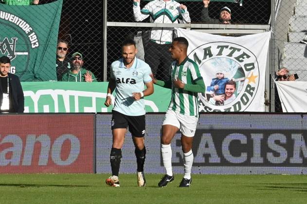 Juventude x Grêmio CAXIAS DO SUL, RS - 01.06.2025: JUVENTUDE X GRêMIO - Images of the football match between Juventude and Grêmio, valid for the 11th round of the 2025 Brazilian Championship, Series A, played at the Alfredo Jaconi Stadium, in Caxias do Sul, RS (01). (Photo: Antà nio Machado Fotoarena) x2747585x Antà nioxMachado